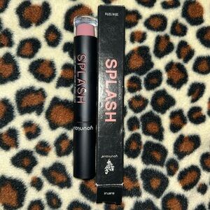 Brand new younique liquid lipstick in shade subtle!